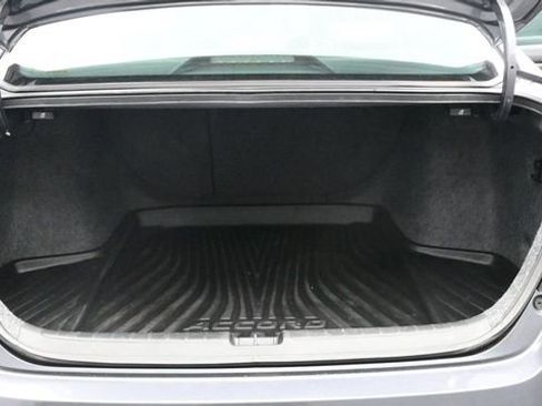 Used 2019 Honda Accord Touring image 11