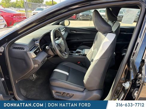 Used 2025 Toyota Camry SE FWD image 3