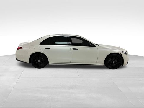 Used 2022 Mercedes-Benz S 580 4MATIC Sedan w/ AMG Line Package image 8