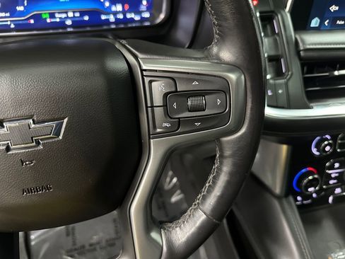 Used 2022 Chevrolet Tahoe Z71 w/ Luxury Package AWD/4WD image 15