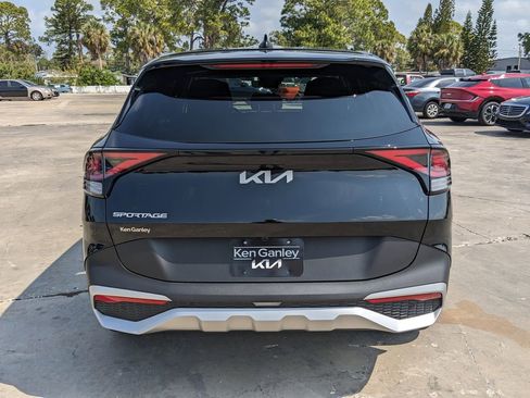 Certified 2025 Kia Sportage EX image 7
