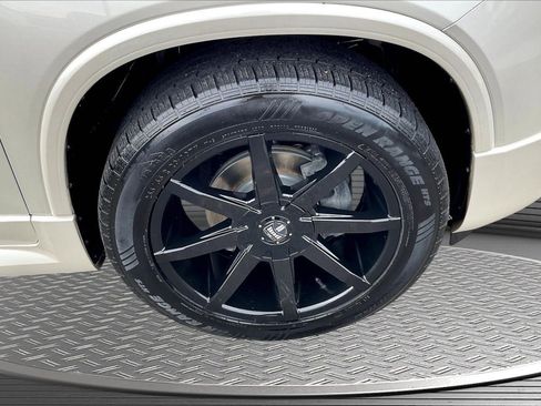 Used 2011 GMC Acadia Denali image 34