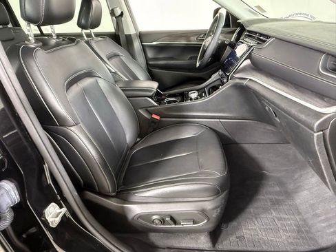 Used 2023 Jeep Grand Cherokee L Limited w/ Black Appearance Package RWD image 21