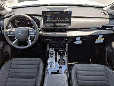 New 2026 Mitsubishi Outlander SE FWD image 14