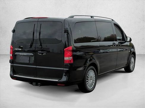 Used 2022 Mercedes-Benz Metris Passenger image 5