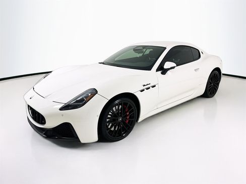 Used 2024 Maserati GranTurismo Modena image 3