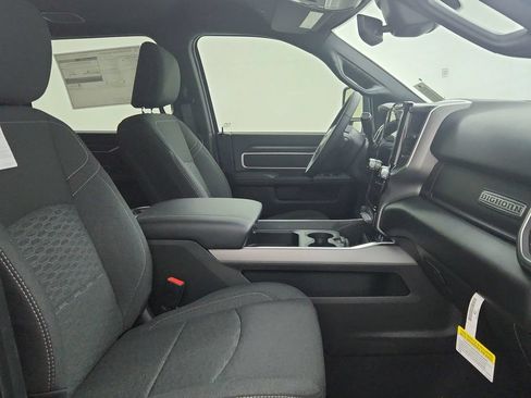New 2026 RAM 2500 Big Horn AWD/4WD image 33