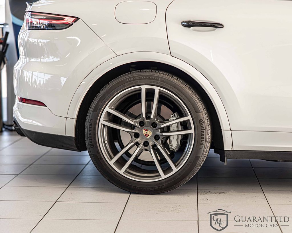 Used 2023 Porsche Cayenne Turbo AWD/4WD image 12