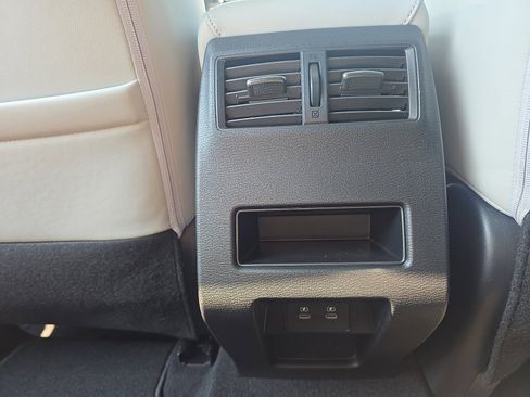 New 2025 Mitsubishi Outlander SE image 27