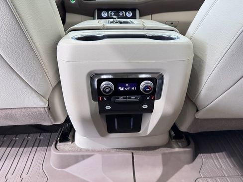 Certified 2022 GMC Yukon Denali image 31