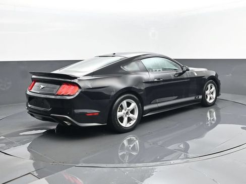 Used 2019 Ford Mustang Coupe RWD image 18