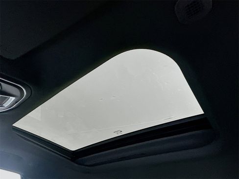 New 2026 Jeep Grand Cherokee Altitude image 14