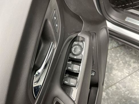 Certified 2024 Chevrolet Equinox Premier AWD/4WD image 7