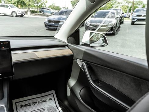 Used 2022 Tesla Model Y Long Range AWD/4WD image 13