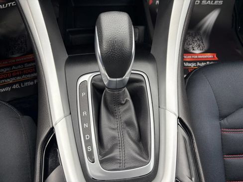 Used 2016 Ford Fusion SE AWD/4WD image 24