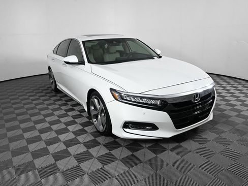 Used 2018 Honda Accord Touring image 23