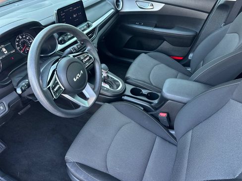 Used 2024 Kia Forte LXS w/ LXS Technology Package FWD image 9