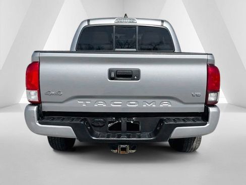 Used 2020 Toyota Tacoma SR image 5