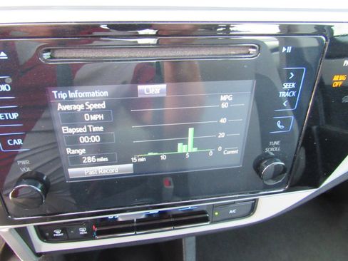 Used 2017 Toyota Corolla LE w/ Carpet Mat Package (TMS) FWD image 19