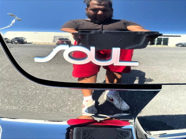 Certified 2022 Kia Soul Turbo FWD image 30