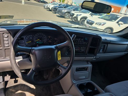 Used 2001 Chevrolet Tahoe LS w/ LS Preferred Equipment Group AWD/4WD image 3