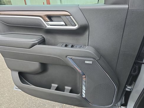 Used 2024 Chevrolet Silverado 1500 LT Trail Boss w/ Convenience Package II image 33