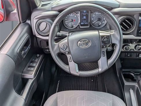 Used 2018 Toyota Tacoma TRD Off-Road AWD/4WD image 16