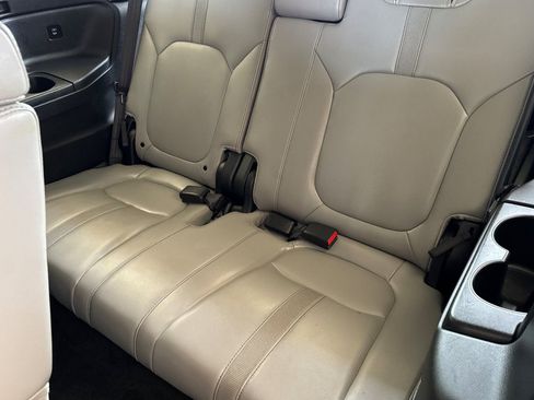 Used 2025 Honda Pilot Touring image 16