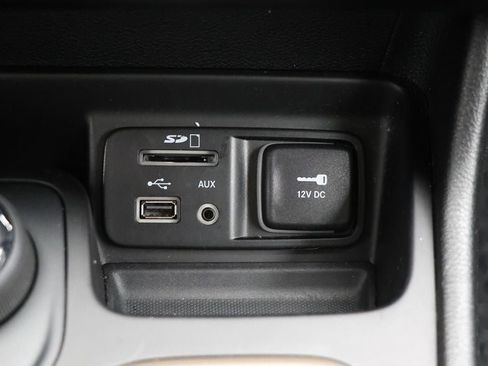 Used 2017 Jeep Cherokee Latitude w/ True North Edition image 27