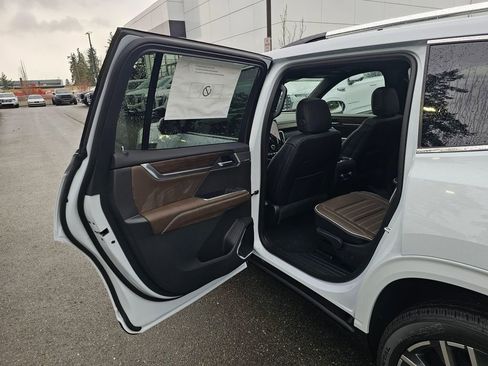 New 2026 GMC Acadia Denali Ultimate image 16