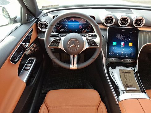 Used 2026 Mercedes-Benz C 300 4MATIC Sedan image 9
