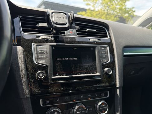Used 2016 Volkswagen Golf SEL FWD image 19