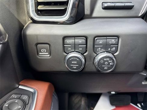 Used 2024 GMC Sierra 2500 Denali Ultimate image 27