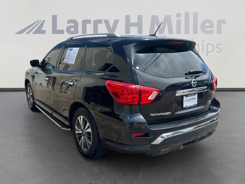 Used 2017 Nissan Pathfinder SV w/ Trailer Tow Package AWD/4WD image 4
