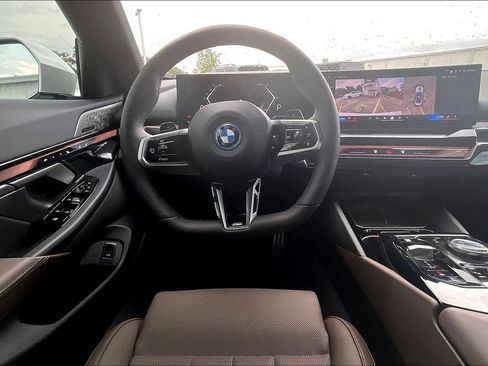 Certified 2026 BMW 550e xDrive AWD/4WD image 7