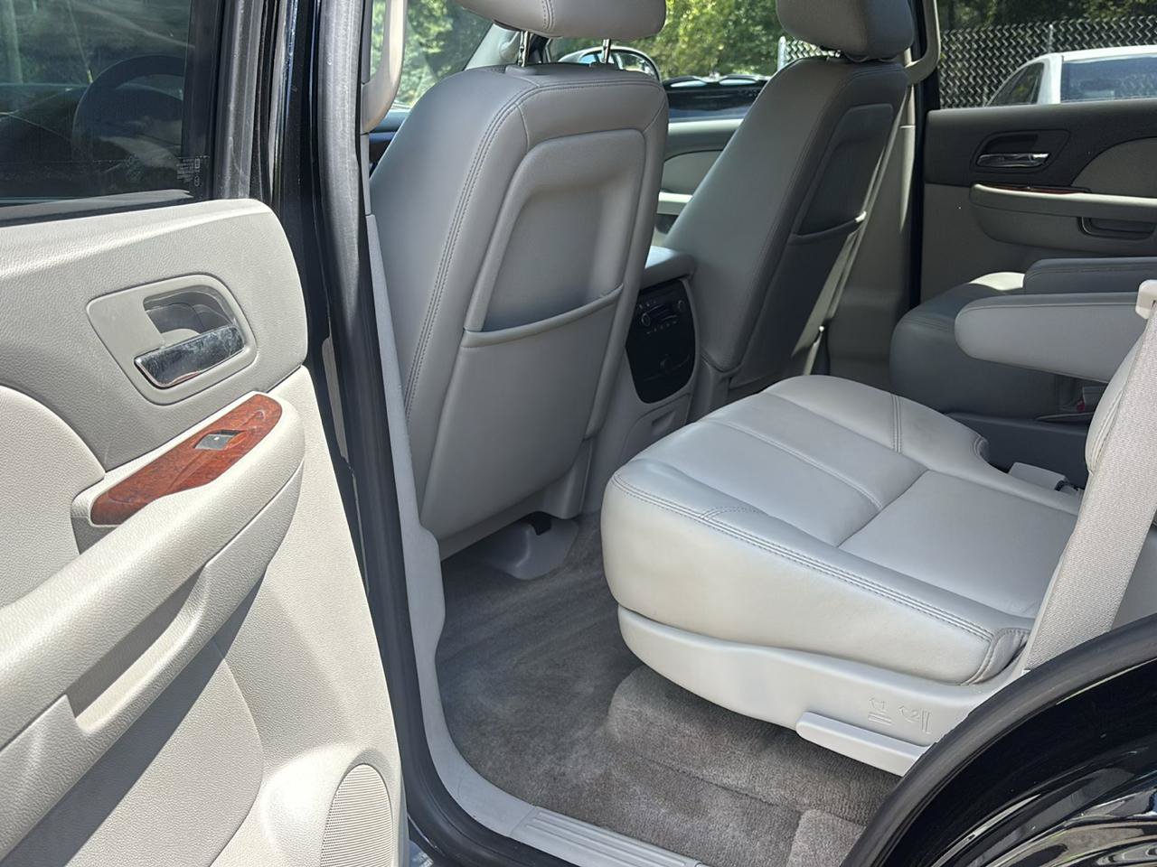 Used 2010 GMC Yukon SLT RWD image 11