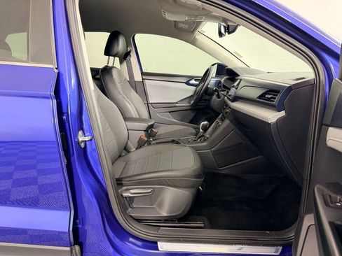 Used 2023 Volkswagen Taos SE image 32