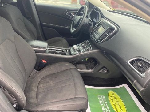Used 2016 Chrysler 200 Limited image 14