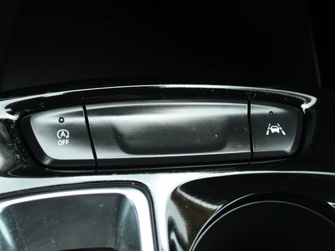 Used 2024 Chevrolet Trax LT w/ LT Convenience Package FWD image 39
