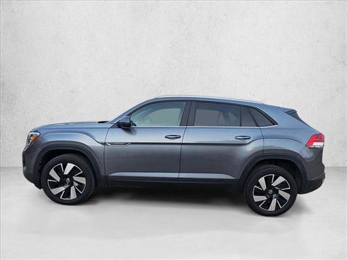 Used 2025 Volkswagen Atlas Cross Sport SE image 7