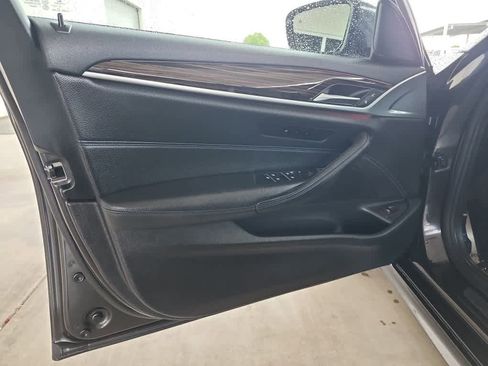 Used 2019 BMW 530i w/ M Sport Package RWD image 11