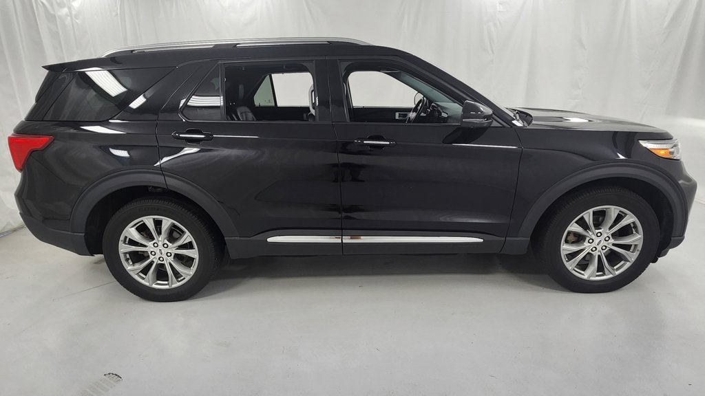 Used 2022 Ford Explorer Limited w/ Equipment Group 301A AWD/4WD image 2