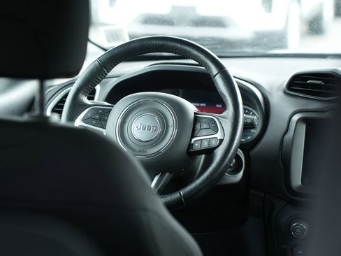 Used 2021 Jeep Renegade Latitude w/ Luxury Group I image 13