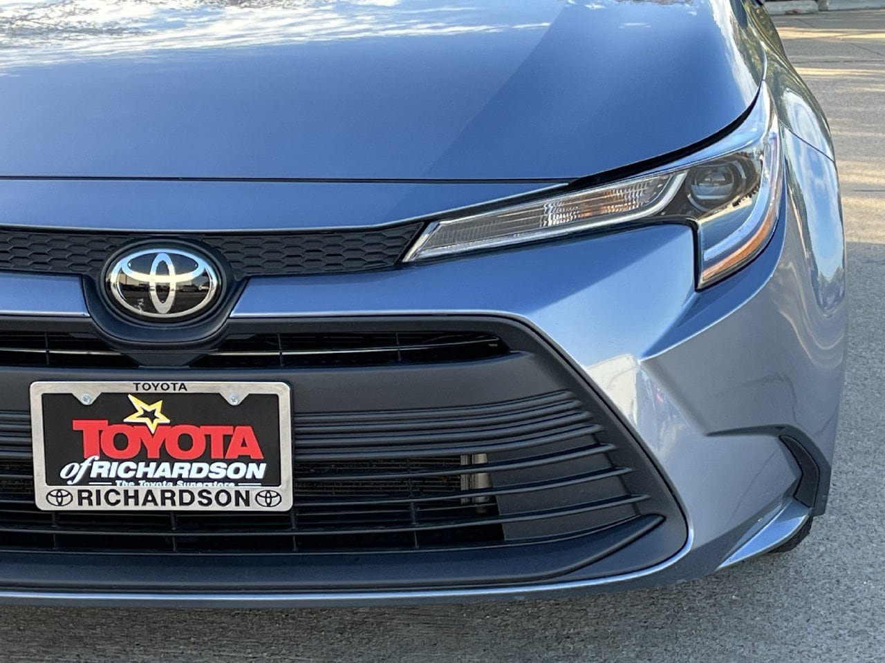 Used 2025 Toyota Corolla LE FWD image 8