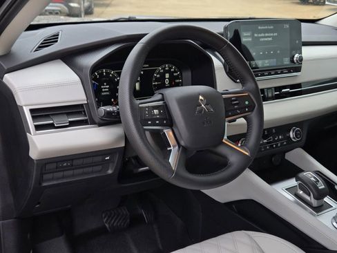 Used 2024 Mitsubishi Outlander SEL image 18