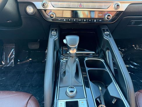 Used 2023 Kia Telluride EX w/ EX Captain's Chair Package image 11