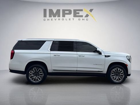 Used 2023 GMC Yukon XL Denali Ultimate AWD/4WD image 6