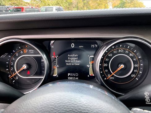 Used 2018 Jeep Wrangler Unlimited Sahara w/ Dual Top Group image 25