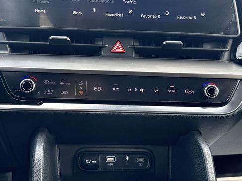 Used 2023 Kia Sportage EX image 16