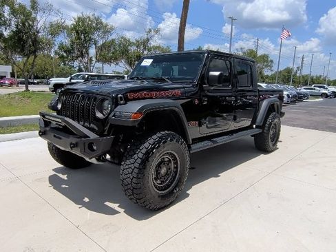 Used 2023 Jeep Gladiator Mojave w/ Cold Weather Group AWD/4WD image 8